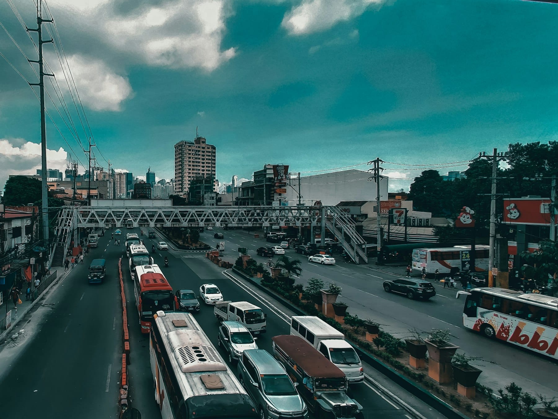 Road traffic and public transport in Manila, Philippines